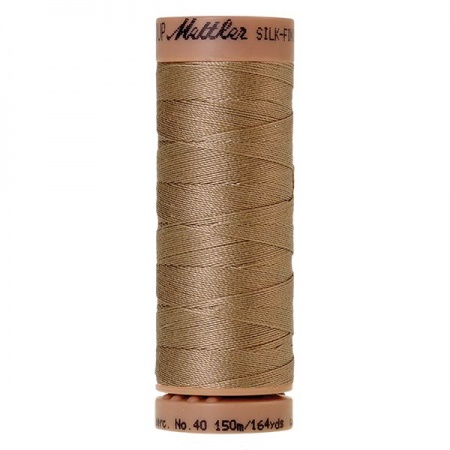 0285 - Caramel cream Mettler Silk Finish 40 quilting thread 150m