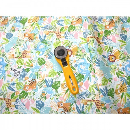 In The Jungle - scenic blue (per 1/4 metre)