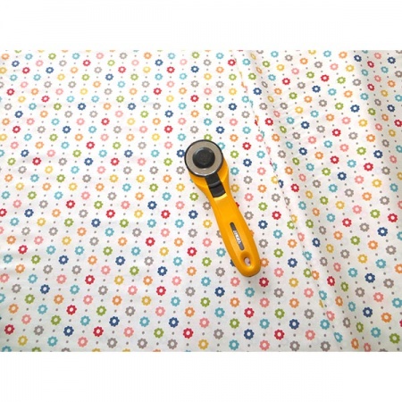 Simply Delightful - petal off white (per 1/4 metre)